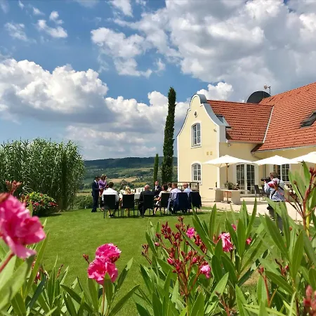 Pensionat Liszkay Borkuria Monoszlo