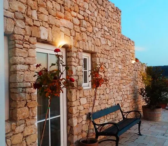 Liszkay Borkuria בית הארחה 4*