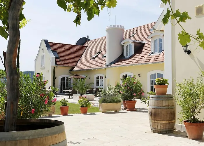 Liszkay Borkuria Gasthuis Monoszlo