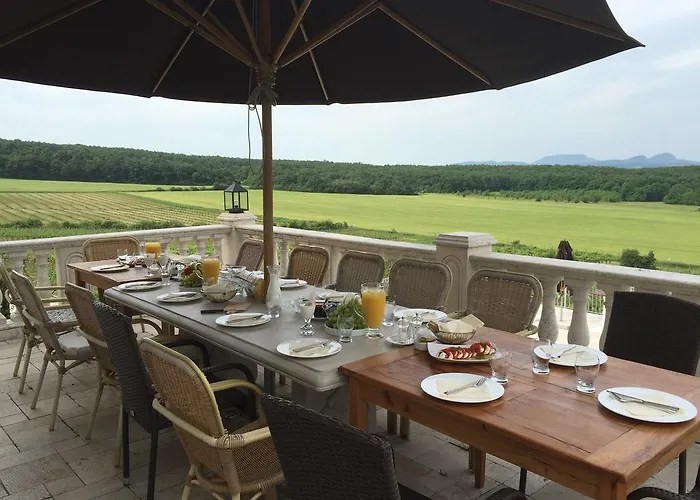 Liszkay Borkuria בית הארחה 4*